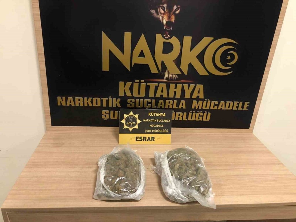 bilecik-haber_kutahya-da-suphe-uzerine-durdurulan-aracta-uyusturucu-ele-gecirildi-5945.jpg