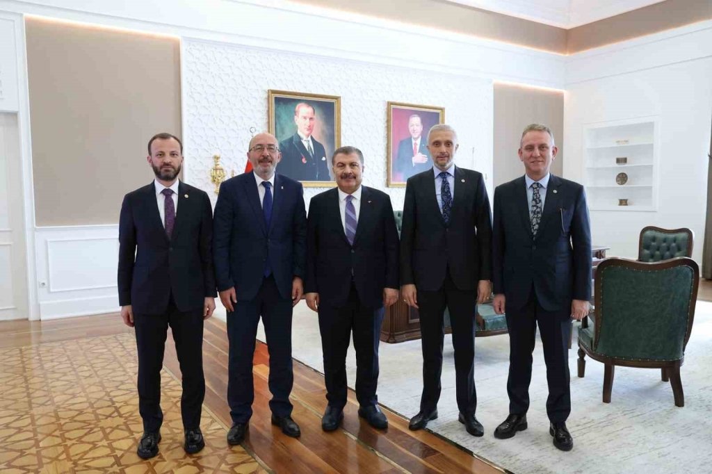 bilecik-haber_kutahya-heyeti-saglik-bakani-fahrettin-koca-yla-gorustu-6413.jpg