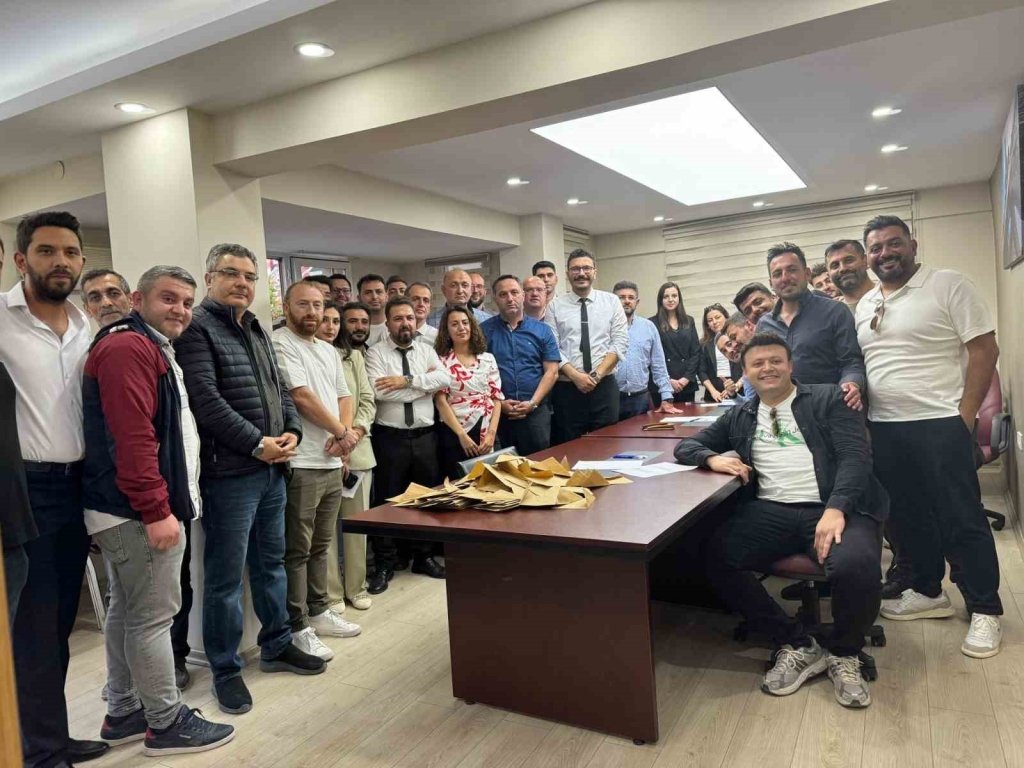 bilecik-haber_kutahya-imo-da-secimin-galibi-sehrin-muhendisleri-grubu-6291.jpg