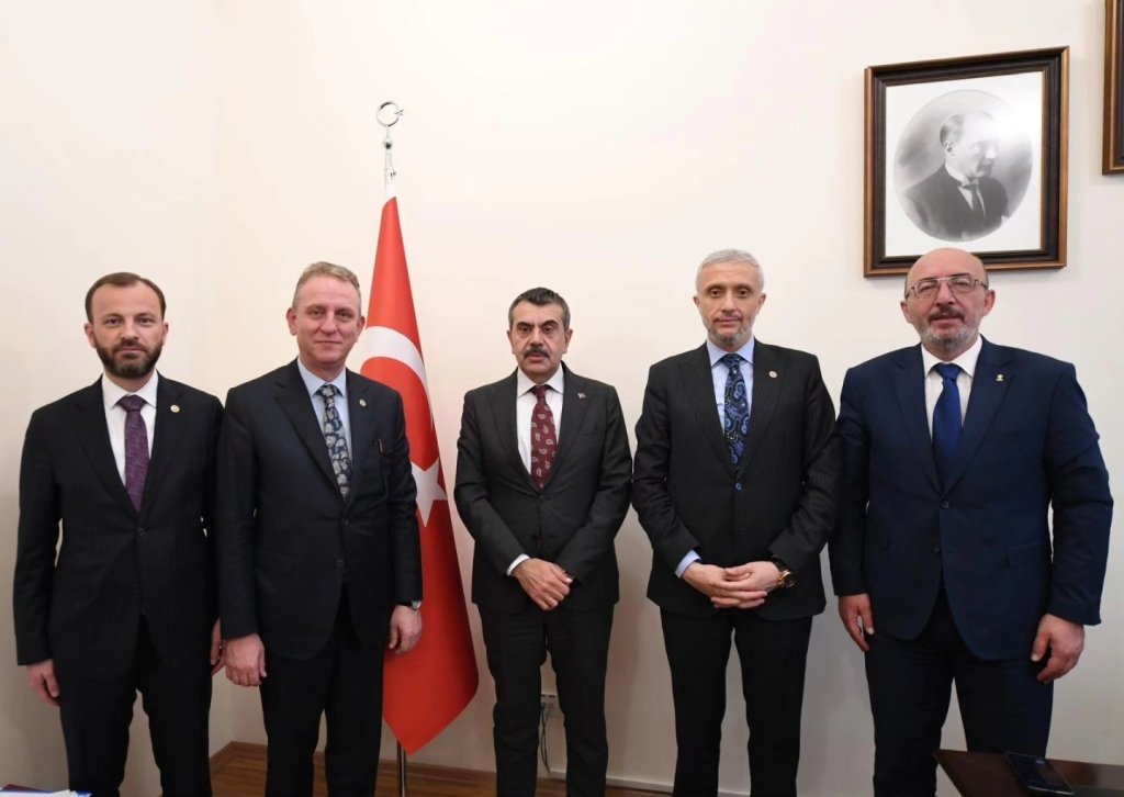 bilecik-haber_kutahya-nin-talepleri-milli-egitim-bakani-tekin-e-iletildi-6303.jpg