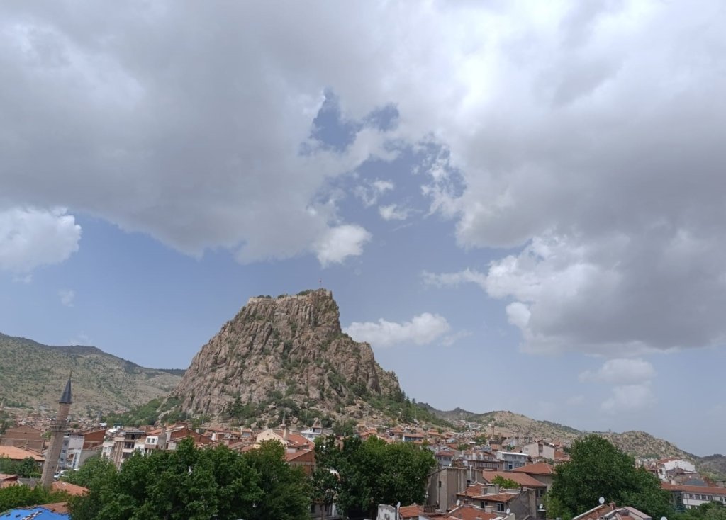 bilecik-haber_meteorolojiden-afyonkarahisar-icin-yagis-uyarisi-6171.jpg