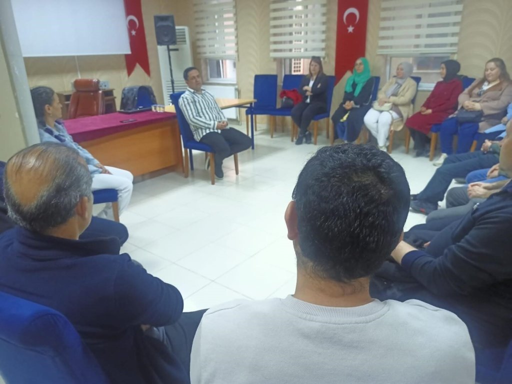 bilecik-haber_mudur-guven-turk-dili-ve-edebiyati-ogretmenleriyle-bulustu-2271.jpg