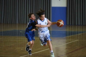 bilecik-haber_odunpazari-belediyesi-19-mayis-spor-senligi-ile-genc-basketbolculari-bulusturdu-3922.jpg