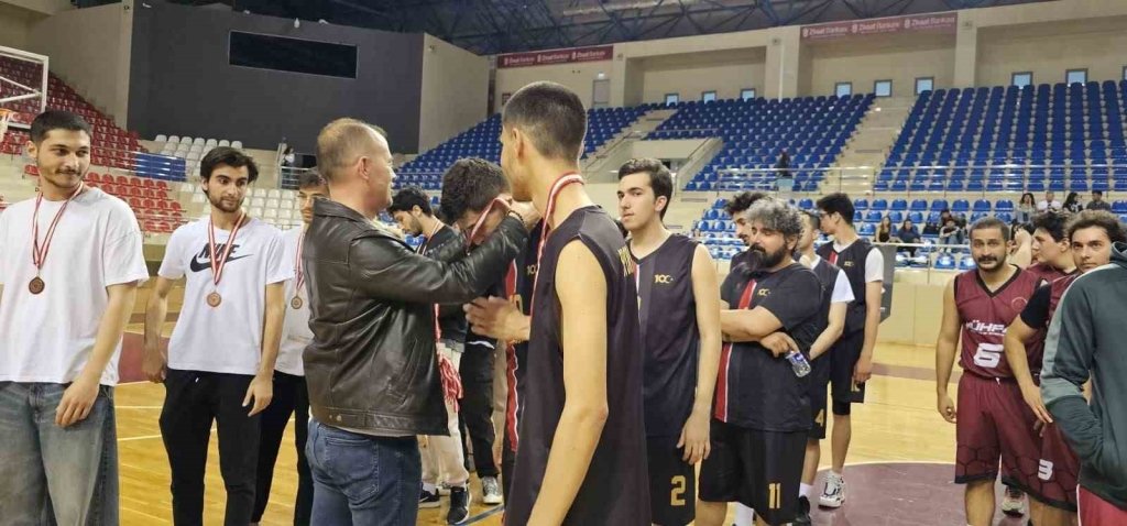 bilecik-haber_ogrenci-spor-etkinlikleri-basketbol-musabakalarinda-sampiyonluk-heyecani-yasandi-2776.jpg
