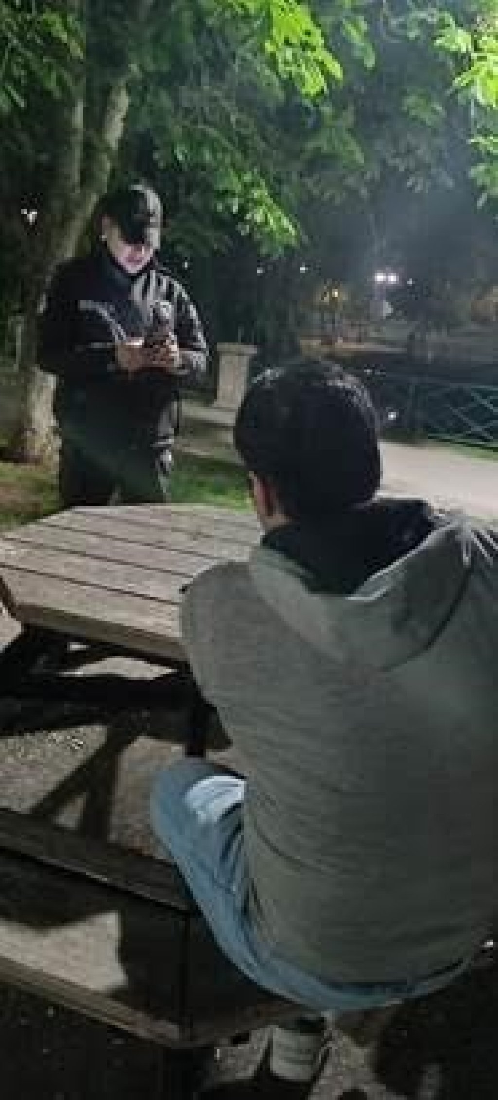 bilecik-haber_parklardaki-suphelilere-yonelik-yaptigi-sok-uygulamada-24-sahis-sorgulandi-7408.jpg