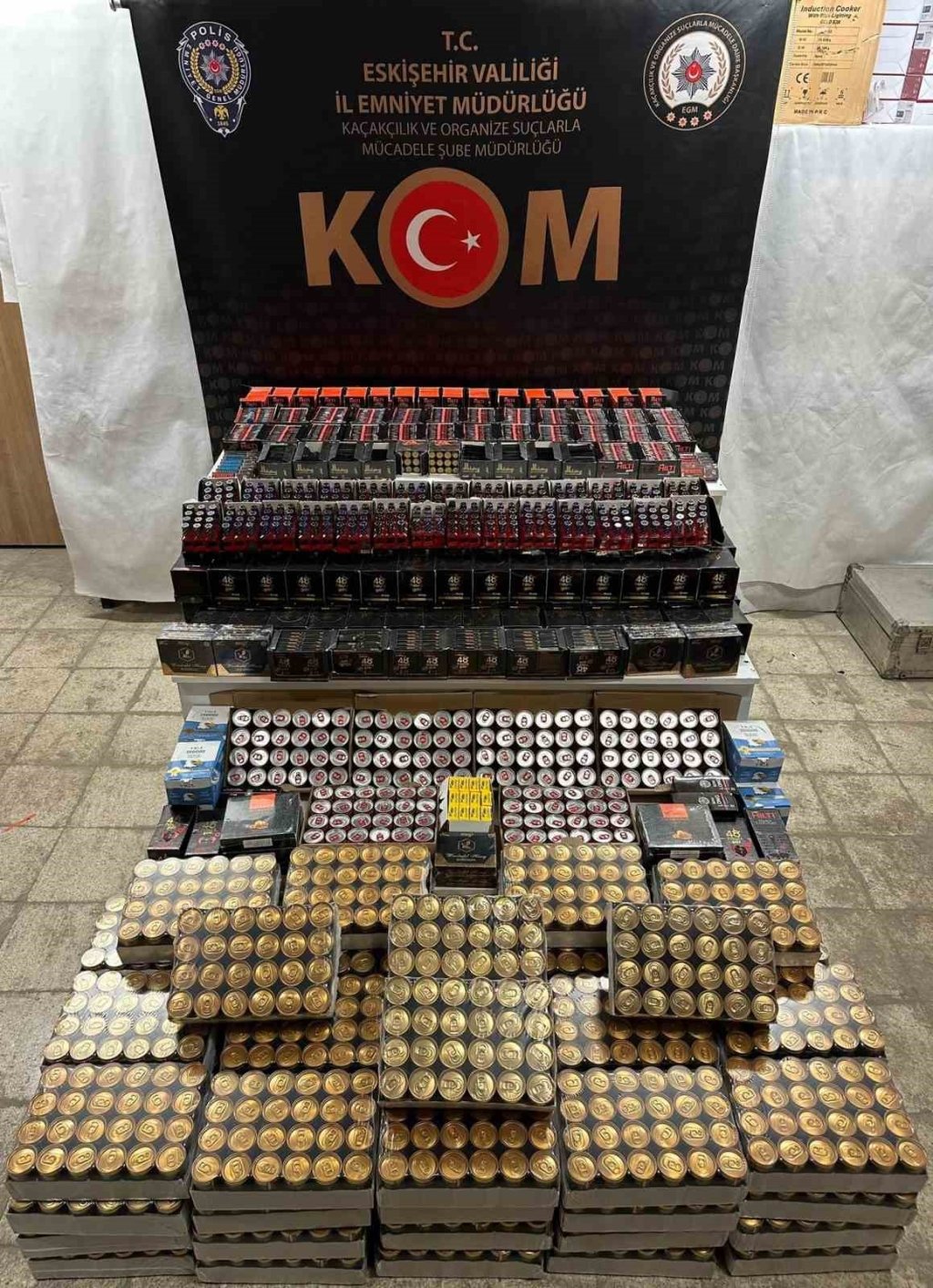 bilecik-haber_polis-500-bin-tl-degerinde-kacak-cinsel-icerikli-urun-ele-gecirdi-5022.jpg