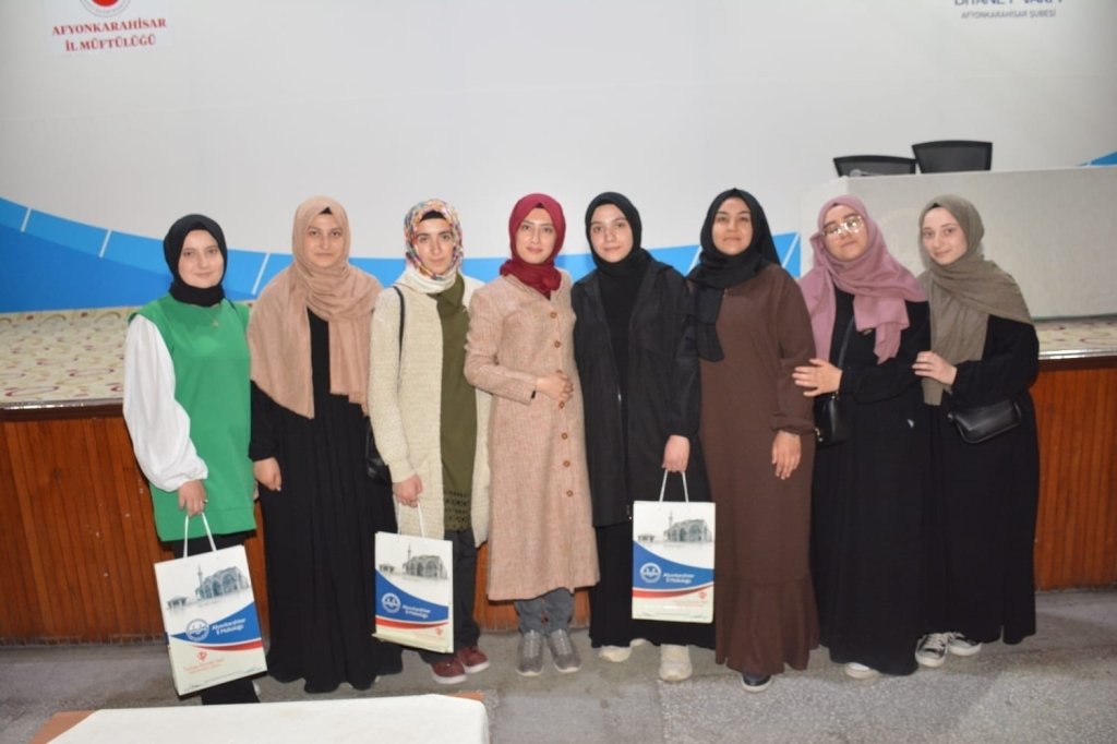 bilecik-haber_projede-gorev-alanlar-odullendirildi-7129.jpg