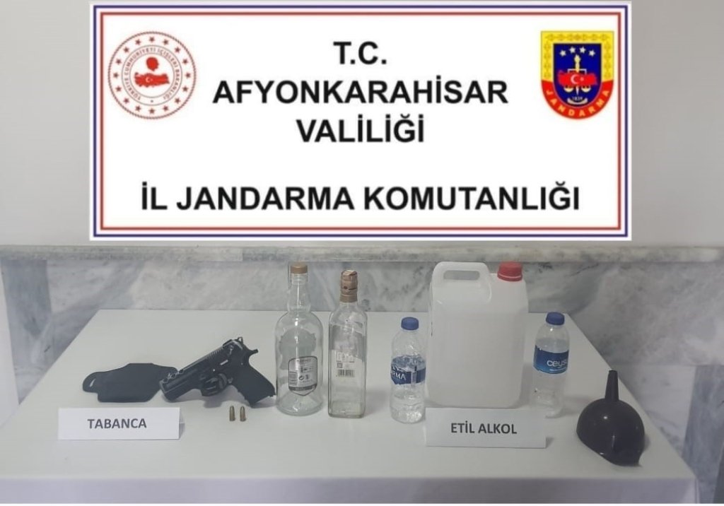bilecik-haber_sahte-alkol-ureten-sahsi-jandarma-yakaladi-2433.jpg