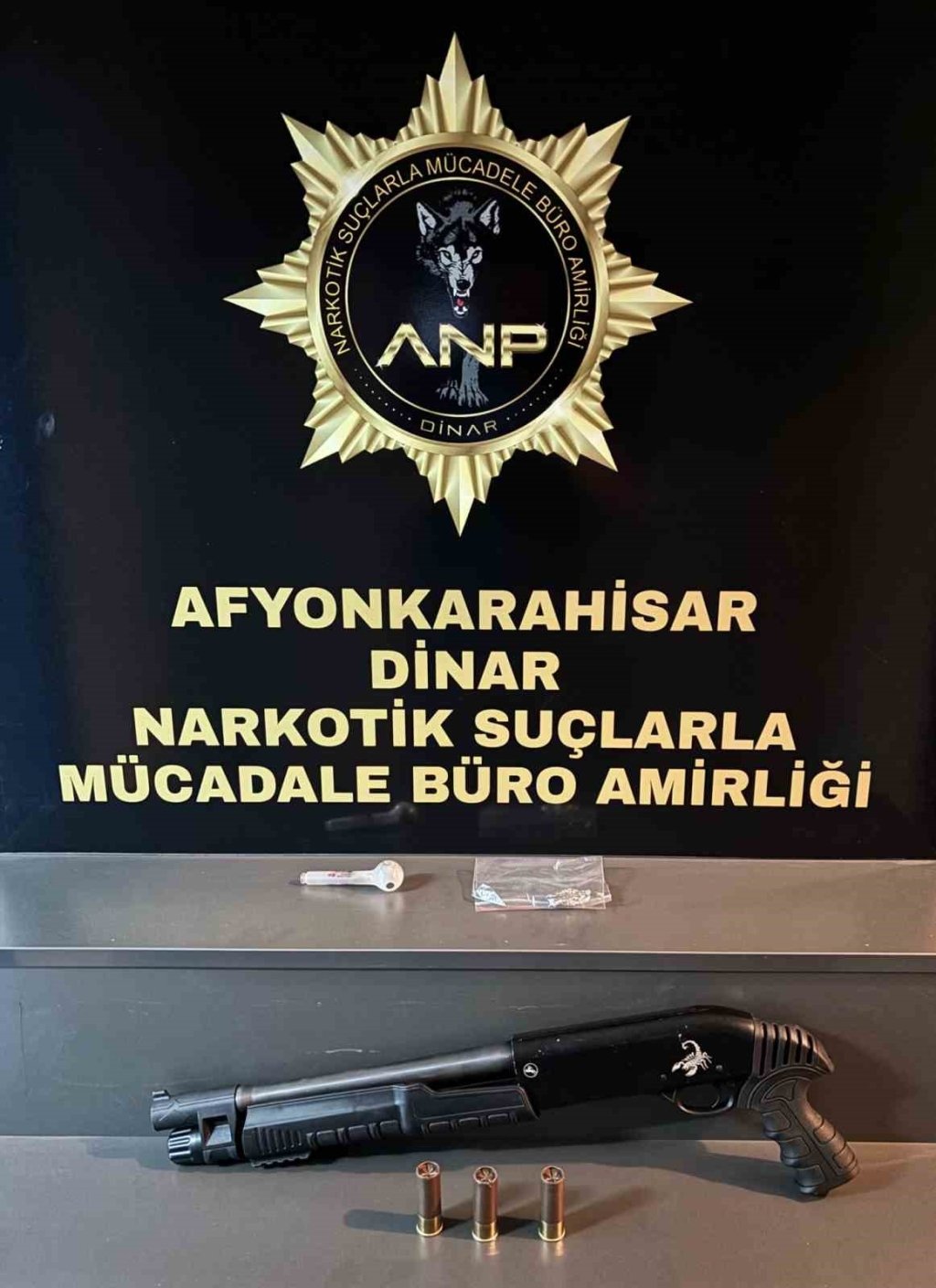 bilecik-haber_suphe-uzerine-durdurulan-aracta-uyusturucu-ve-ruhsatsiz-tufek-ele-gecirildi-2849.jpg