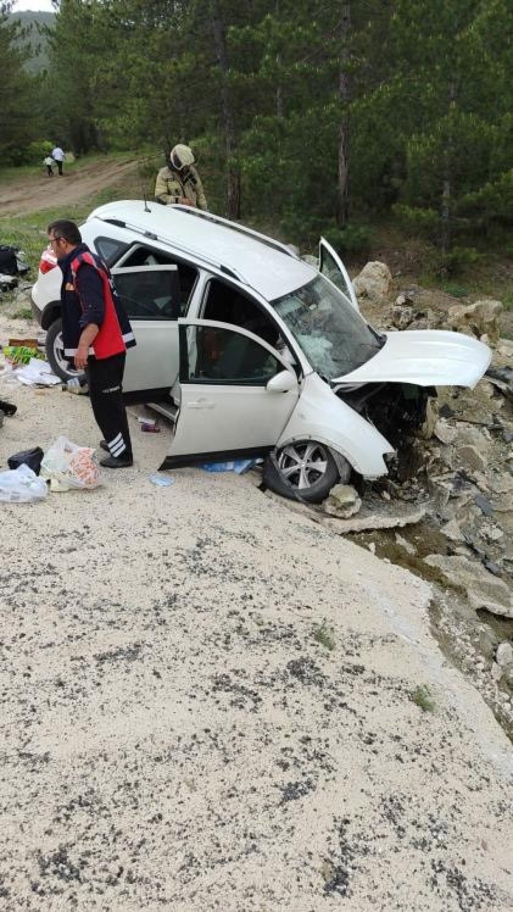 bilecik-haber_tavsanli-da-trafik-kazasi-2-yarali-5287.jpg