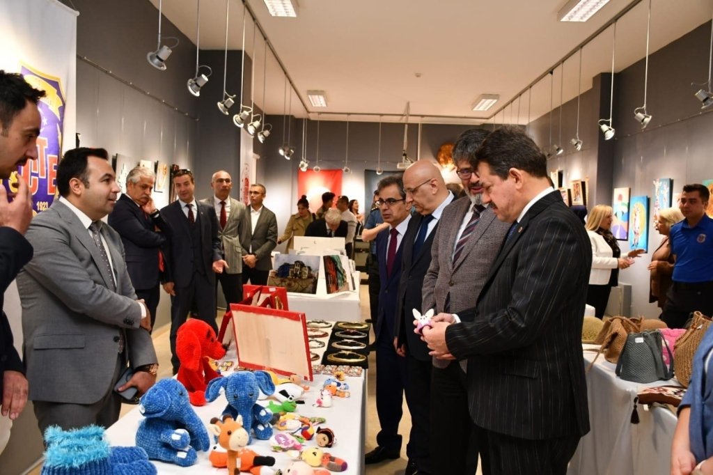 bilecik-haber_tutuklu-ve-hukumlulerin-el-emegi-goz-nuru-sergisi-acildi-7107.jpg