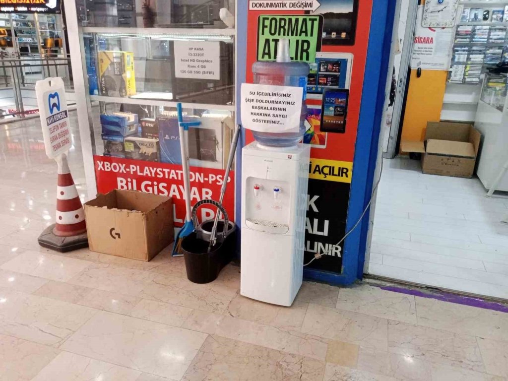 bilecik-haber_ucretsiz-kullanima-sunulan-sebilden-bidon-doldurulmasi-tepki-cekti-7378.jpg