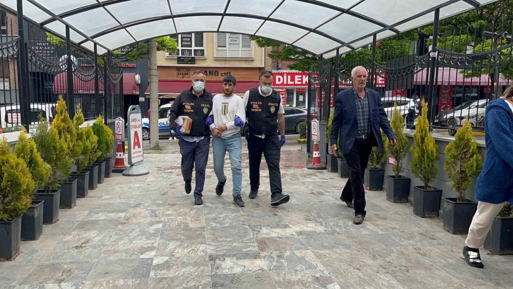 bilecik-haber_universite-ogrencisini-bicaklayan-kurye-tutuklandi-6300.jpg