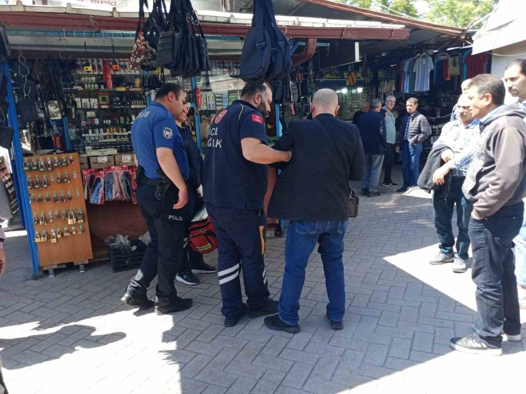 bilecik-haber_yasli-adam-yururken-carptigi-ailedeki-erkek-tarafindan-darp-edildi-7314.jpg