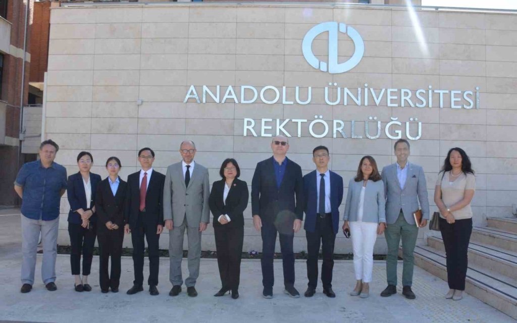 bilecik-haber_cin-den-anadolu-universitesi-ne-ziyaret-11058.jpg