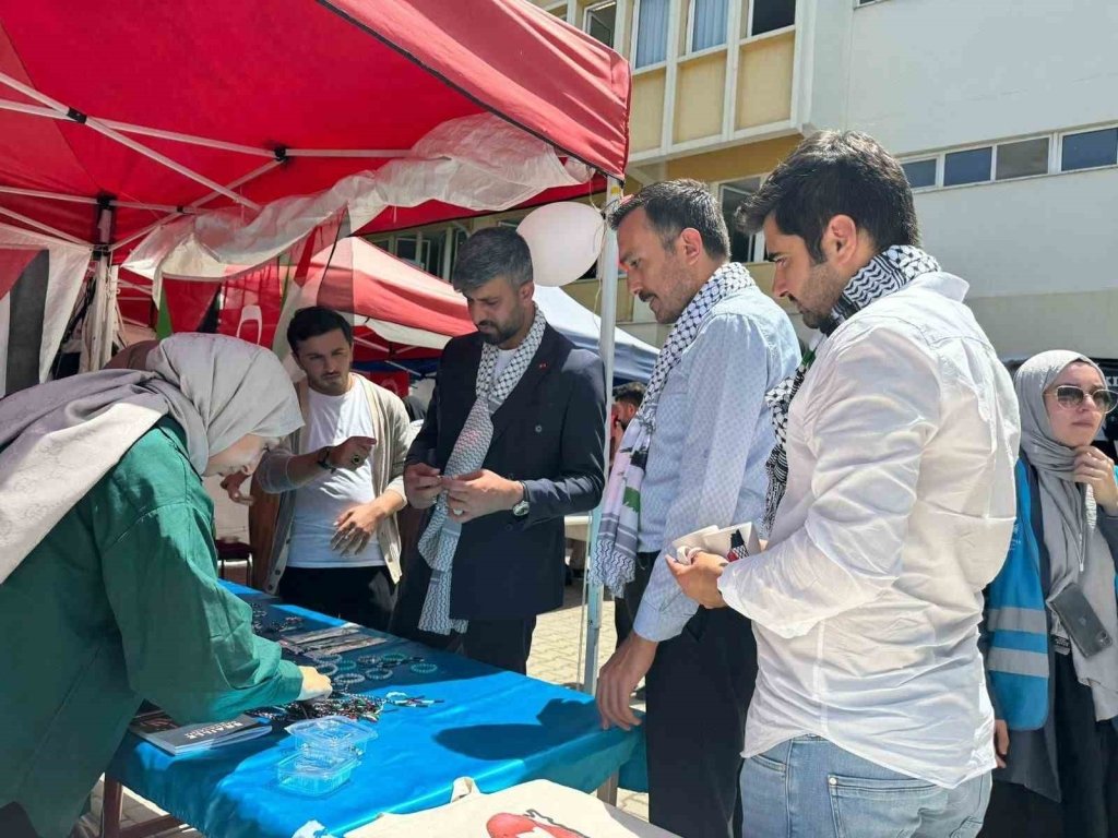 bilecik-haber_eskisehir-de-filistin-halki-icin-hayir-pazari-duzenlendi-9725.jpg