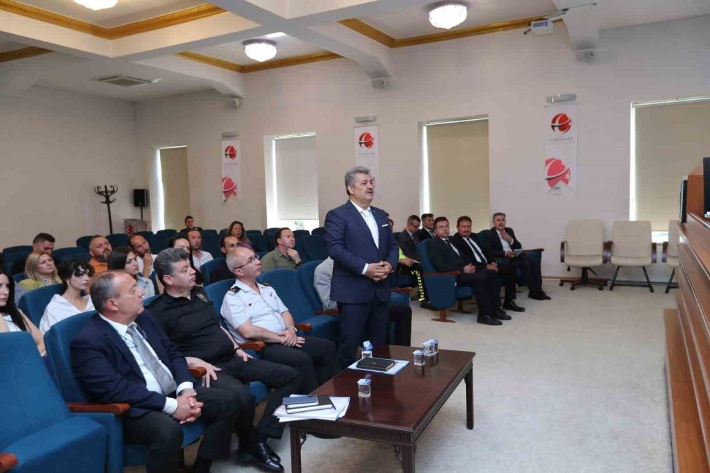 bilecik-haber_eskisehir-de-turizm-sezonu-hazirlik-ve-degerlendirme-toplantisi-gerceklestirildi-10980.jpg