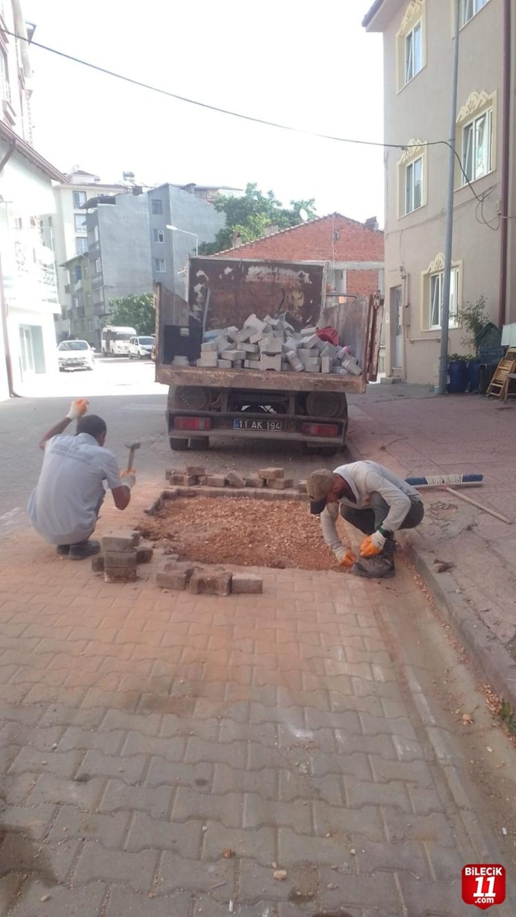 bilecik-haber_fen-isleri-mudurlugu-ekipleri-bircok-mahallede-calisiyor-11000.jpg