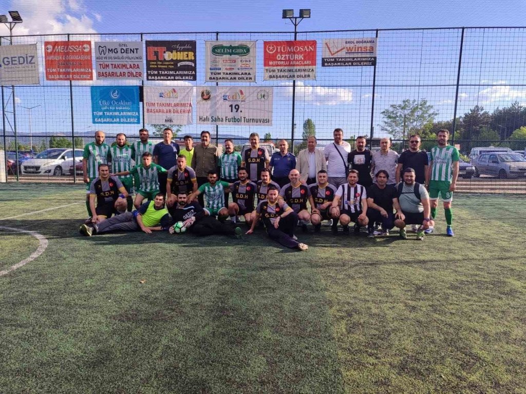 bilecik-haber_gediz-de-geleneksel-hali-saha-turnuvasi-basladi-8094.jpg
