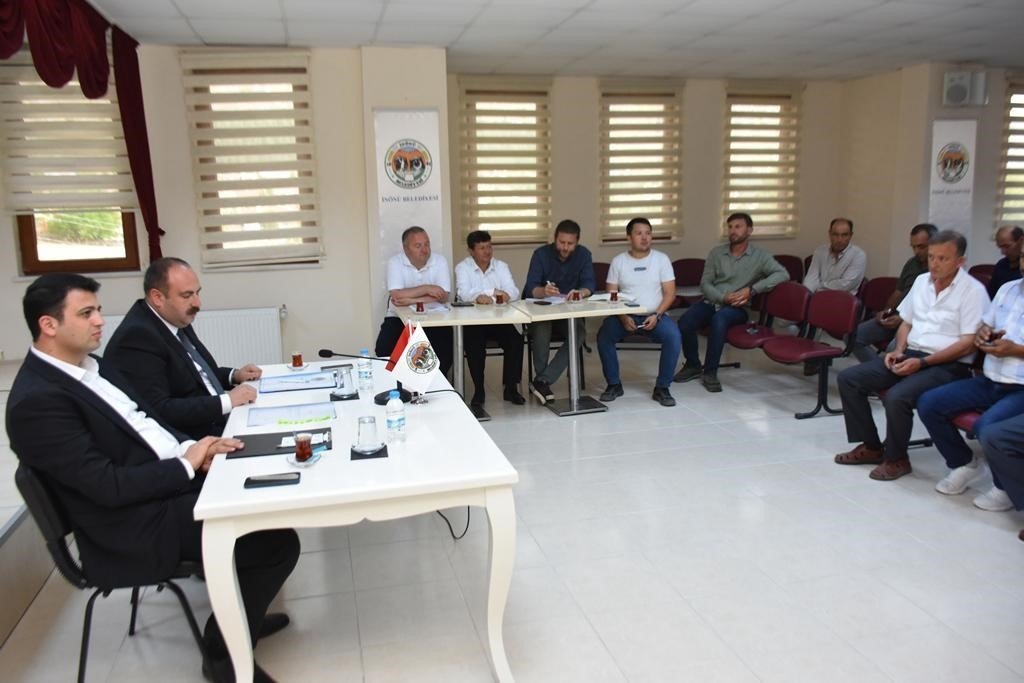 bilecik-haber_inonu-de-muhtarlarla-istisare-toplantisi-yapildi-13783.jpg