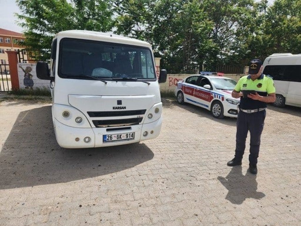 bilecik-haber_jandarma-ekiplerinden-okul-servislerine-yonelik-denetim-10659.jpg
