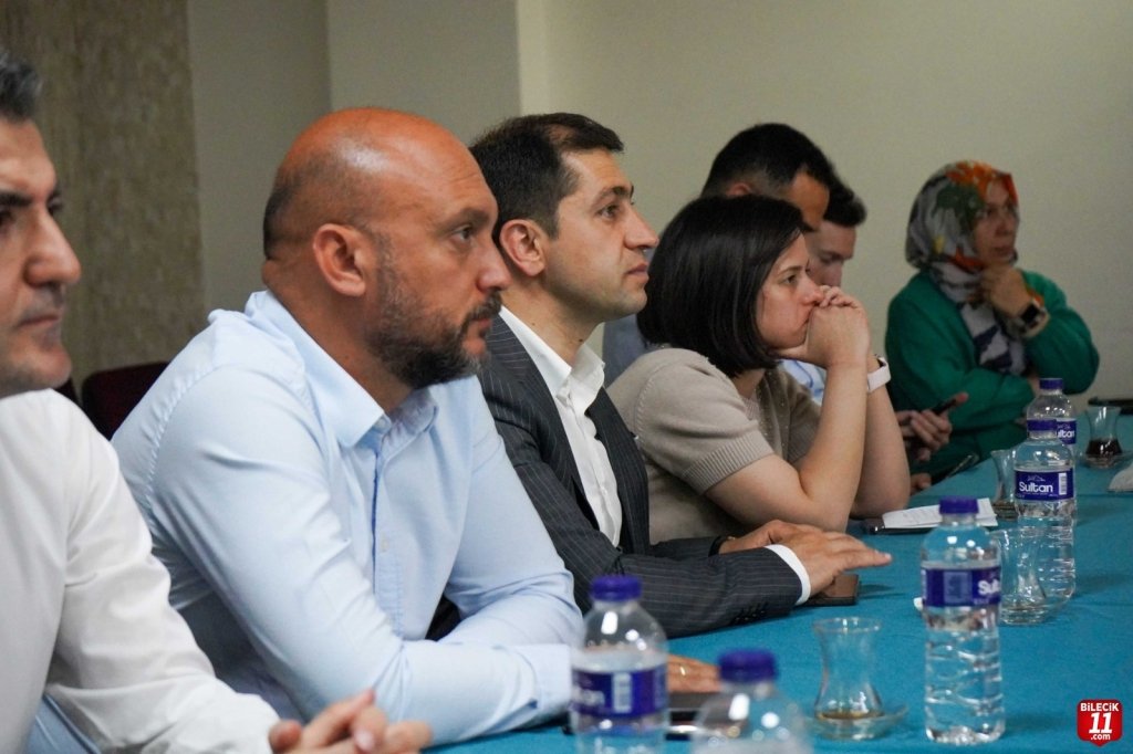 bilecik-haber_mudur-damkaci-saglik-yoneticileriyle-bir-araya-geldi-7902.jpg