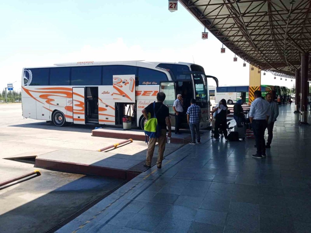 bilecik-haber_otobus-firmalari-bu-yilin-yaz-sezonunu-kurban-bayrami-ile-acacak-10634.jpg