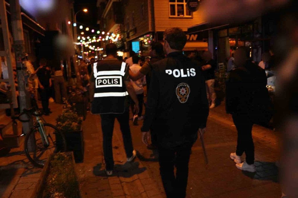 bilecik-haber_polis-ekiplerinden-kent-merkezinde-asayis-uygulamasi-8284.jpg