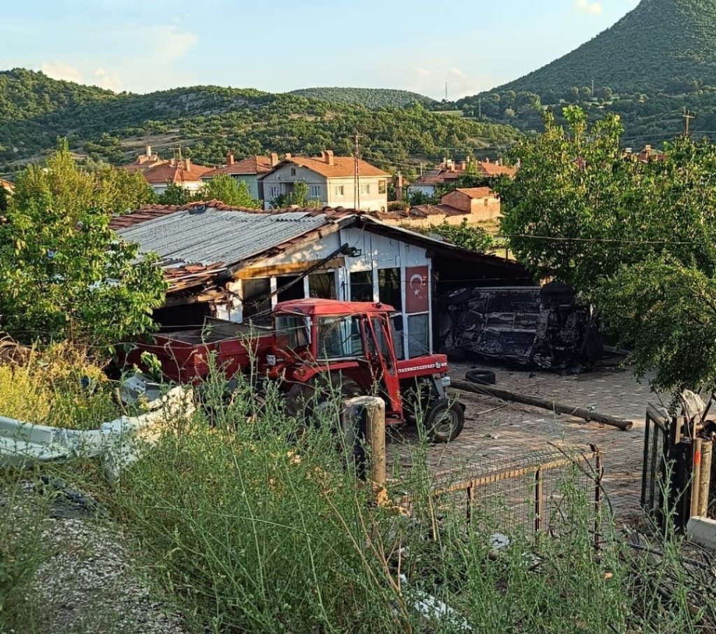 bilecik-haber_tavsanli-da-trafik-kazasi-1-yarali-10293.jpg