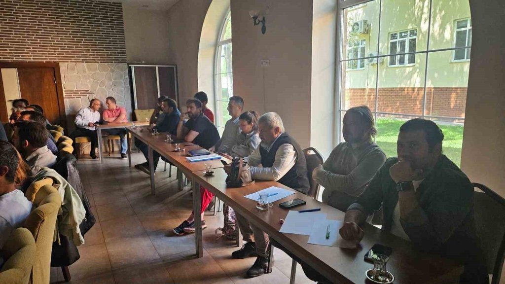 bilecik-haber_veteriner-hekimlere-hayvan-hastaliklari-ve-zararlari-ile-mucadele-egitimi-verildi-10598.jpg