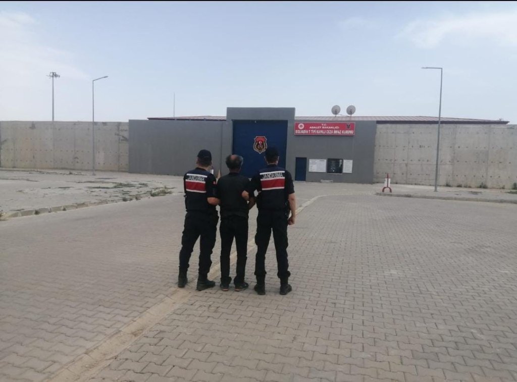 bilecik-haber_cocugun-cinsel-istismari-sucundan-aranan-sahsi-jandarma-yakaladi-14784.jpg