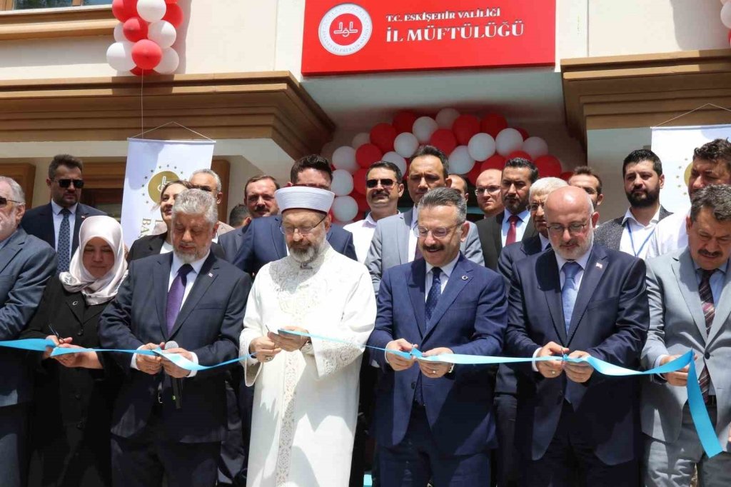 bilecik-haber_diyanet-isleri-baskani-erbas-eskisehir-il-muftulugu-binasinin-acilisina-katildi-14833.jpg