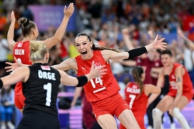 bilecik-haber_a-milli-kadin-voleybol-takimi-nda-yari-final-mutlulugu-21515.jpg