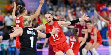 bilecik-haber_a-milli-kadin-voleybol-takimi-nda-yari-final-mutlulugu-21515.jpg