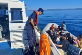 bilecik-haber_ayvalik-aciklarinda-18-duzensiz-gocmen-kurtarildi-21075.jpg