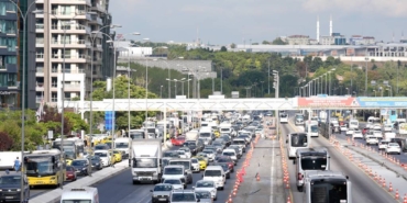 bilecik-haber_bahcelievler-ve-avcilar-da-d-100-kara-yolundaki-calismalar-trafigi-aksatti-21859.jpg