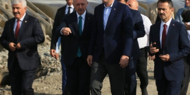 bilecik-haber_bakan-kurum-izmit-korfezi-dip-camur-temizleme-tesisini-inceledi-22341.jpg