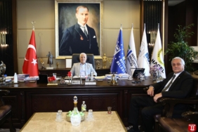 bilecik-haber_bakkalcioglu-ndan-baskan-bozbey-e-ziyaret-22678.jpg