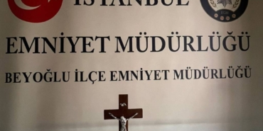 bilecik-haber_beyoglu-nda-kiliseden-hac-calan-kisi-tutuklandi-25173.jpg