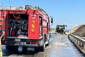bilecik-haber_bursa-da-seyir-halindeki-yolcu-otobusu-yandi-25175.jpg