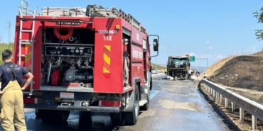 bilecik-haber_bursa-da-seyir-halindeki-yolcu-otobusu-yandi-25175.jpg