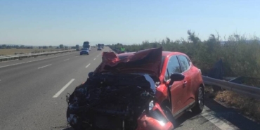 bilecik-haber_bursa-daki-trafik-kazasinda-2-si-cocuk-4-kisi-yaralandi-22677.jpg