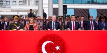 bilecik-haber_buyuk-zafer-in-102-yil-donumu-vatan-caddesi-nde-resmi-gecitle-kutlandi-26351.jpg