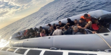 bilecik-haber_canakkale-aciklarinda-22-duzensiz-gocmen-yakalandi-25372.jpg