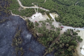 bilecik-haber_canakkale-de-orman-yangininin-zarar-verdigi-alanlar-dron-ile-goruntulendi-23431.jpg