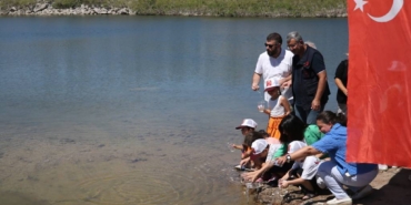 bilecik-haber_canakkale-deki-baraj-ve-goletlere-1-milyon-750-bin-sazan-yavrusu-birakildi-22803.jpg
