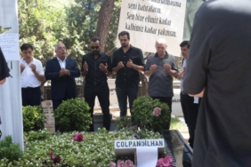 bilecik-haber_colpan-ilhan-dogum-gununde-mezari-basinda-anildi-21965.jpg