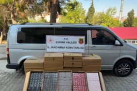 bilecik-haber_edirne-de-1204-sise-sahte-parfum-ele-gecirildi-21446.jpg
