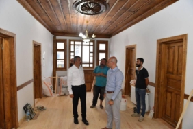 bilecik-haber_edirne-valisi-sezer-tarihi-konaklari-inceledi-21569.jpg