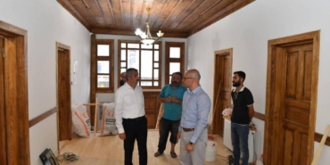 bilecik-haber_edirne-valisi-sezer-tarihi-konaklari-inceledi-21569.jpg